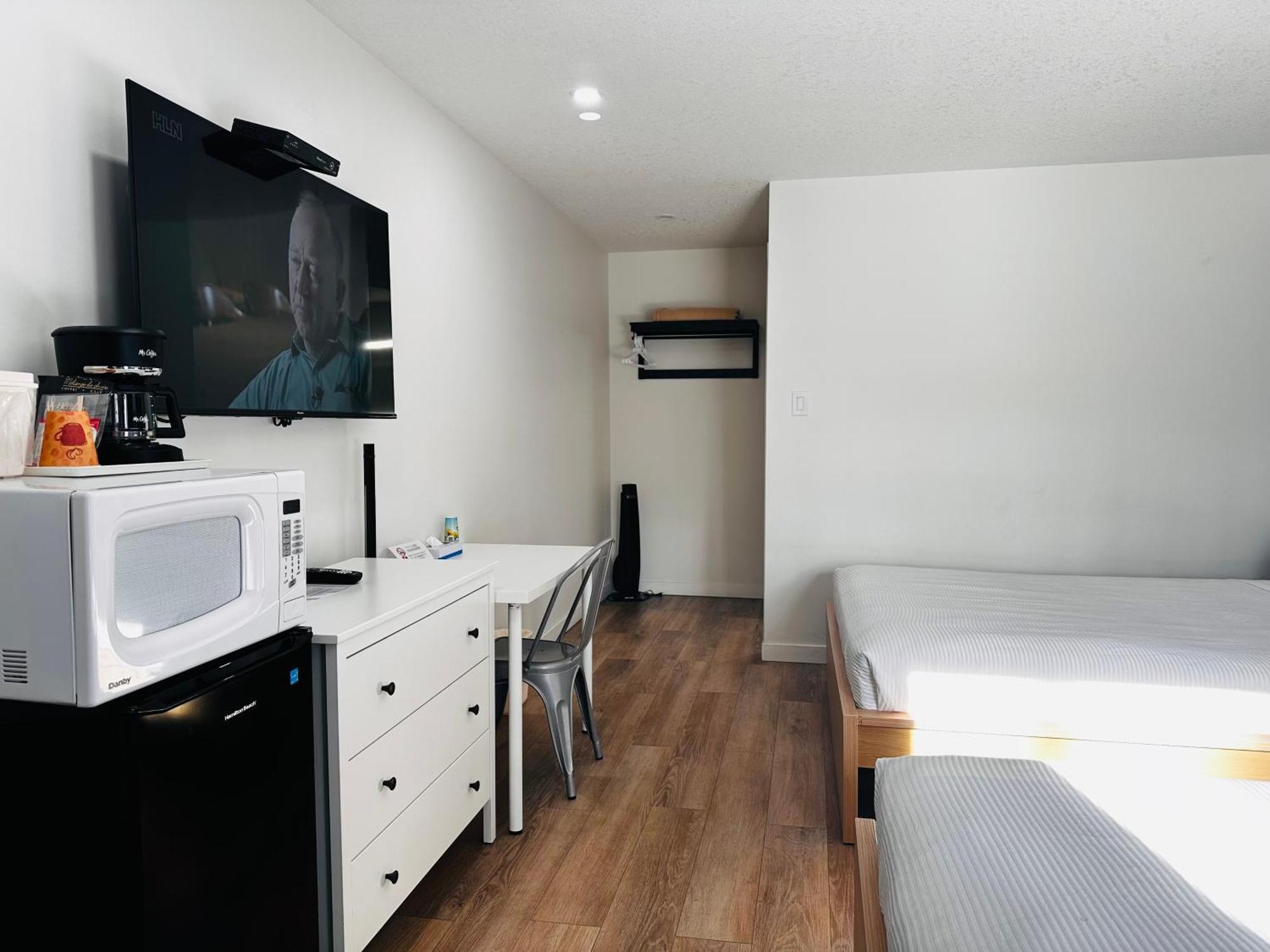 Cloud 9 Inn Whitecourt Ngoại thất bức ảnh